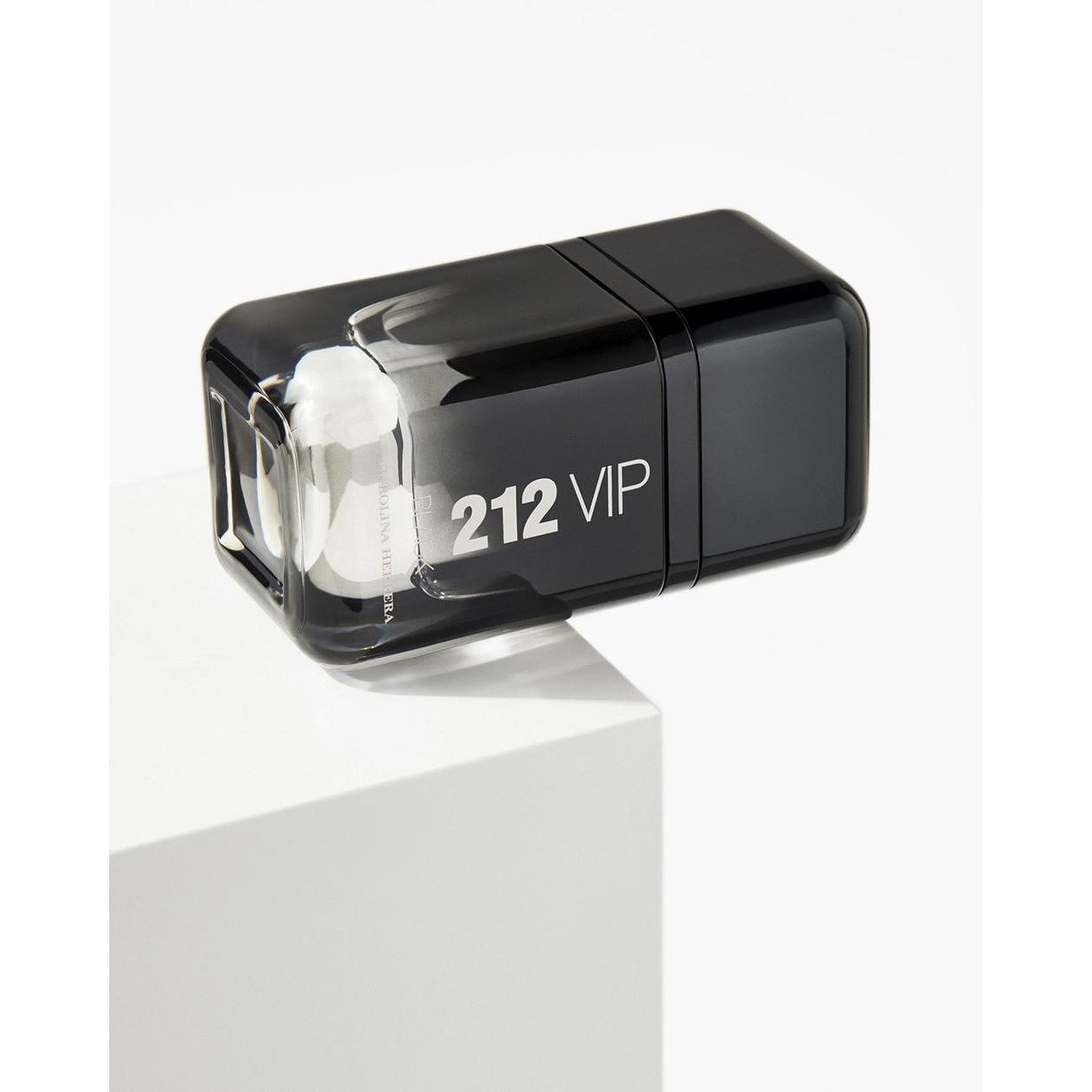 Carolina Herrera Carolina Herrera 212 VIP Black 50 мл - Парфюмна Вода за Мъже 3