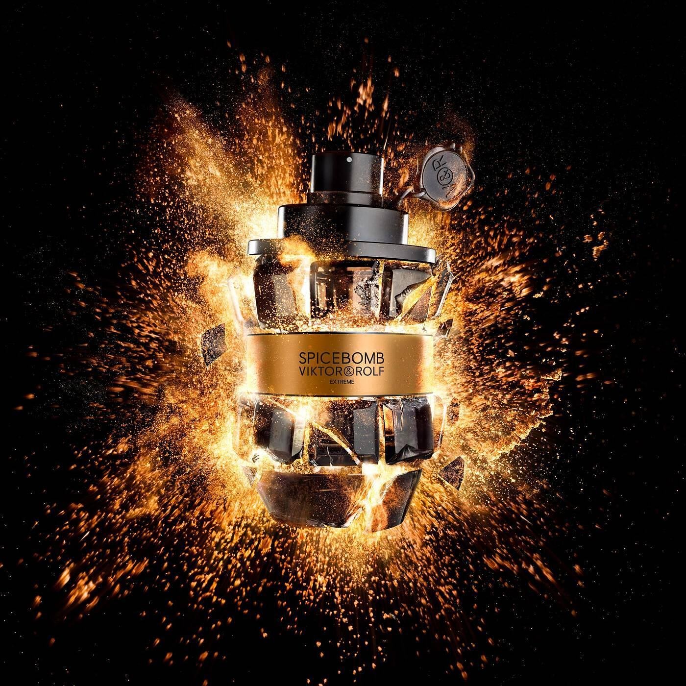 Viktor & Rolf Viktor & Rolf Spicebomb Extreme EDP 90 мл - Парфюмна Вода за Мъже 2