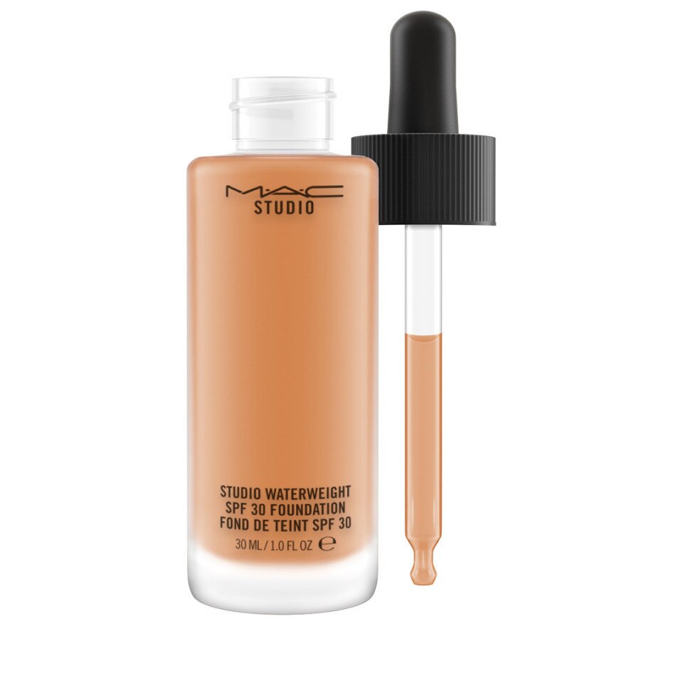 MAC MAC Studio Waterweight Vitamin E Long Lasting Liquid Foundation — Хидратиращ дълготраен течен фон дьо тен с витамин Е и SPF 30, 30 мл 1